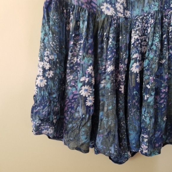 NWT Out From Under UO Keyhole Floral Flowy Peplum Top Size Small - Picture 6 of 10